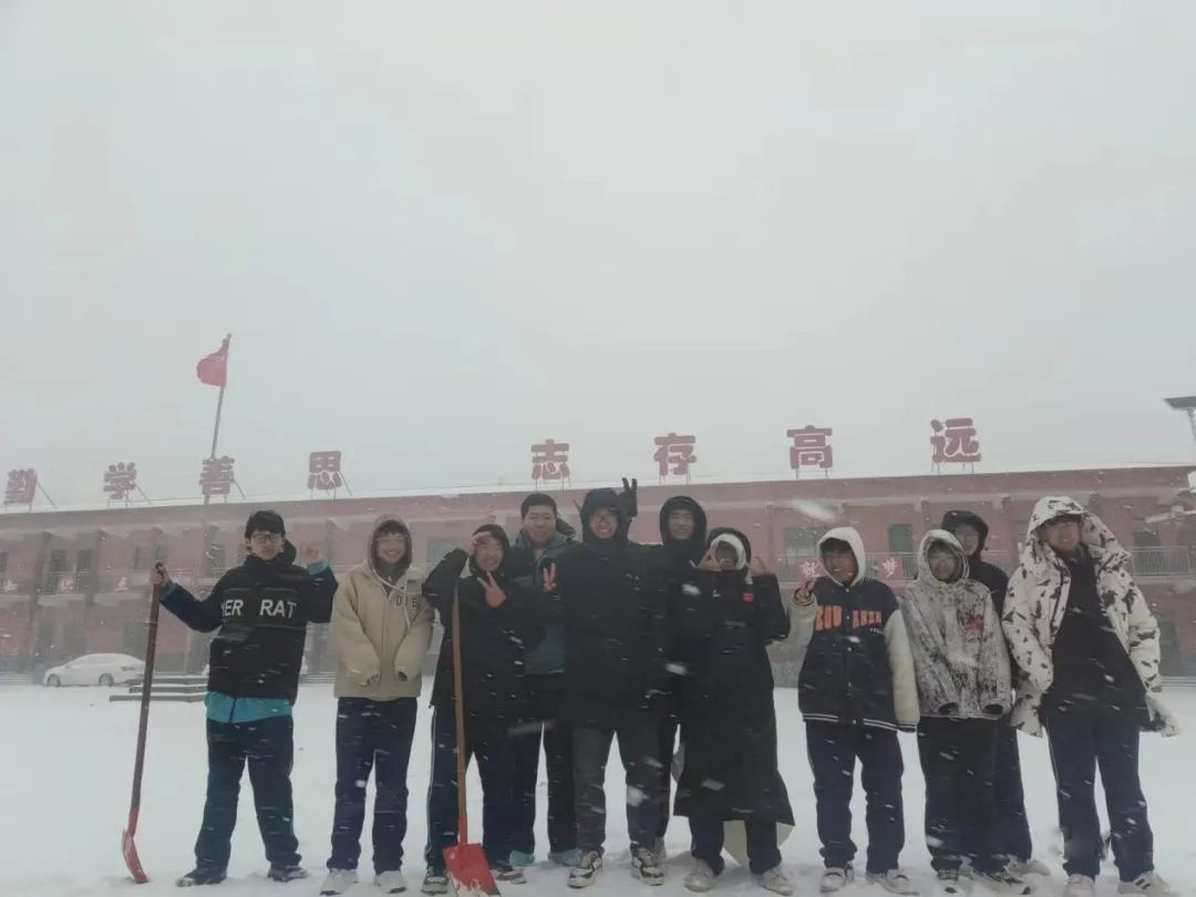 河北邯郸魏县八中：暴雪无情，课间有爱—记九年级年级主任张亚军